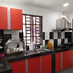 Homestay YatiMizi (Bungalow Station 18, Ipoh)