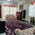 Homestay YatiMizi (Bungalow Station 18, Ipoh)